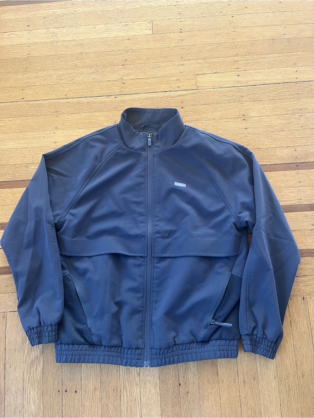 Figs Women’s Charcoal Sydney Scrub Jacket